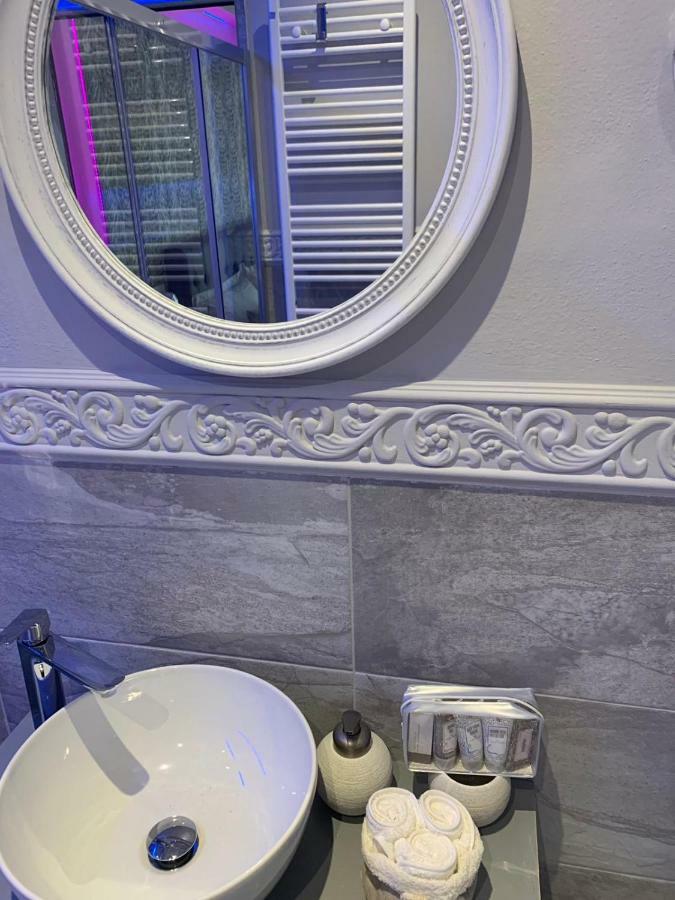 Luxury Suite Римини Экстерьер фото